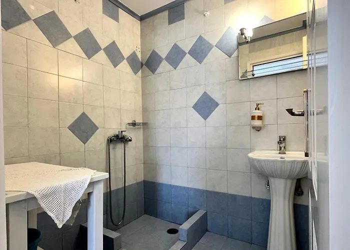 Koukida House Донуса